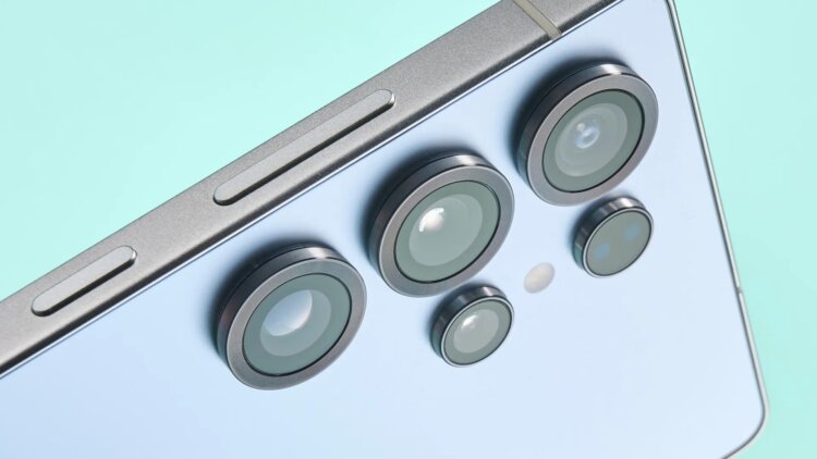 Samsung намекнула на секрет в Galaxy S26. Разгадать загадку смогут только фанаты культового сериала. Новые смартфоны Samsung обещают какую-то интригу. Изображение: t3.com. Фото.