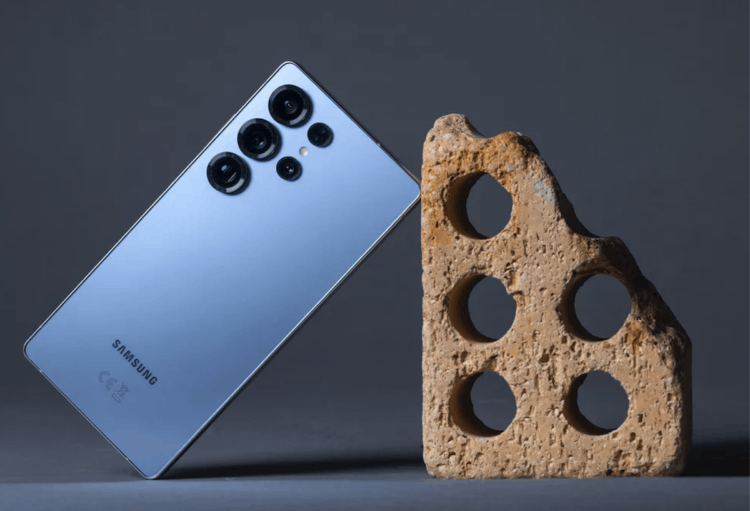 Февраль: новинки от Samsung и Google. Galaxy S26 не удивит новым дизайном. Изображение: CNET. Фото.