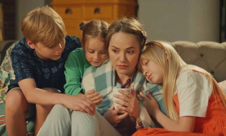 Семейный переполох — легкая российская комедия. Веселая комедия о трудной жизни мамы. Фото: tlum.ru. Фото.