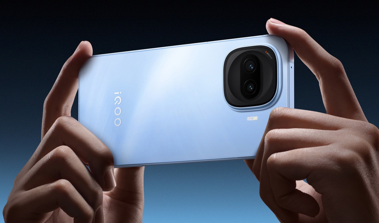 iQOO выпустила самый мощный смартфон за 30 тысяч с гигантской батареей