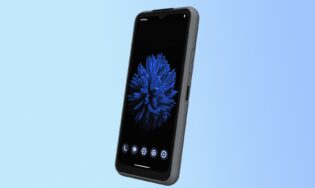 Смартфон с дизайном из прошлого десятилетия, но с тремя ОС на борту. Изображение: NexPhone