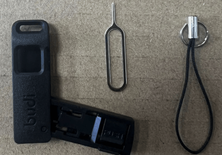 Набор для извлечения SIM-карты с чехлом. Изображение: AliExpress. Фото.