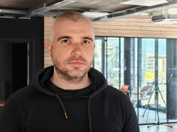 Как снимает камера realme 16 Pro+. realme 16 Pro+ создан для портретной съемки. Фото: gsmarena.com. Фото.