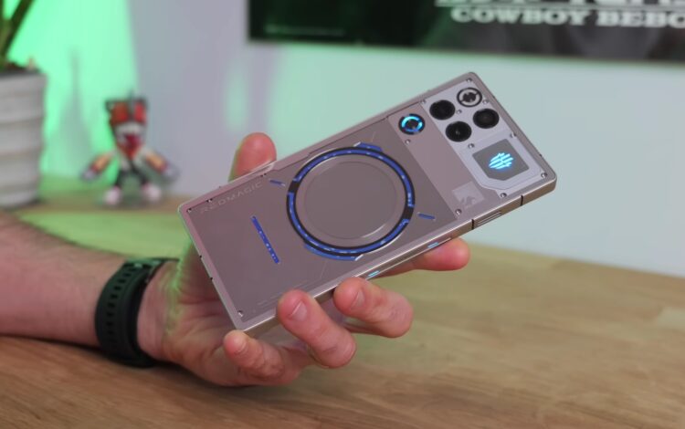 Какой смартфон самый мощный в 2026 году. Это самый мощный смартфон на Android. Изображение: Tech Spurt. Фото.