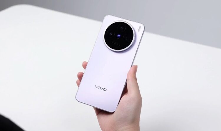 Что за смартфон vivo X200T готовится выйти в 2026 году, и появится ли недорогой камерофон vivo в России. Готовимся встретить новый флагман vivo на глобальном рынке. Изображение: TechXReviews. Фото.