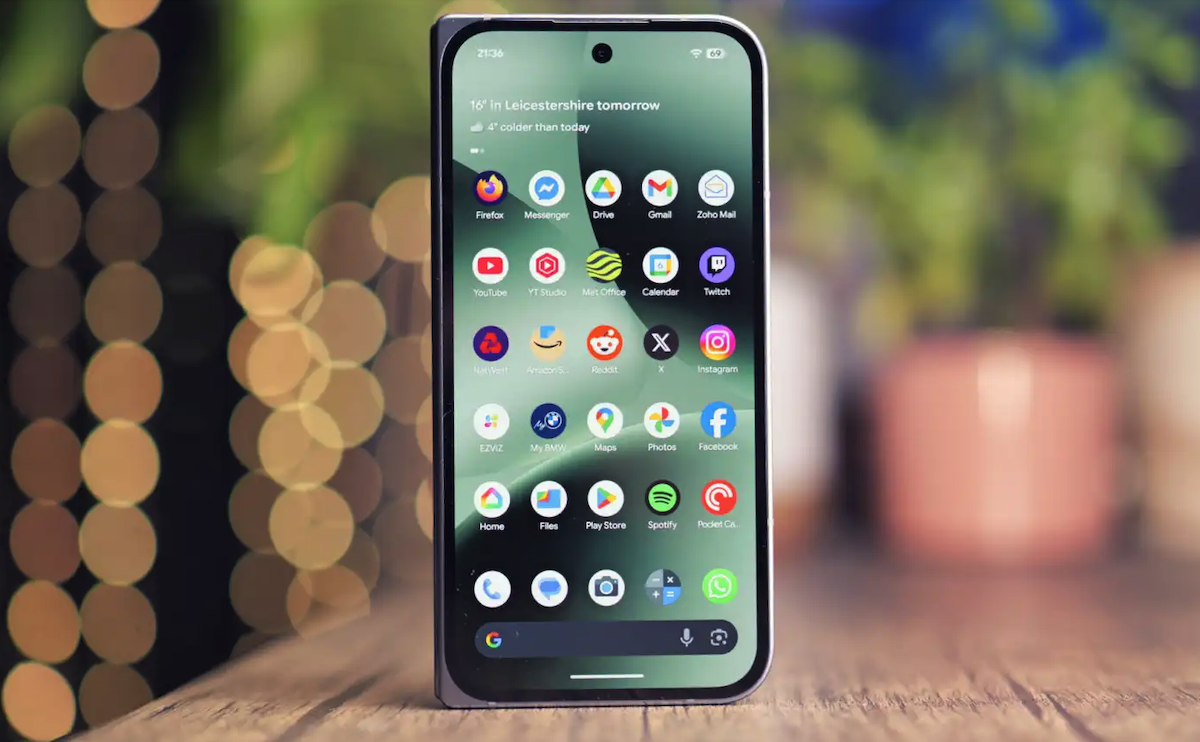 Эффект размытия в Android 17: революция дизайна или шаг назад. Новая версия Android будет далеко не во всем похожа на старые. Изображение: DGL.RU. Фото.