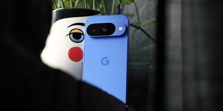 Почему никто не хочет покупать новые смартфоны и как часто их надо обновлять. А как вы считаете, надо ли обновлять смартфоны ежегодно? Изображение: 9to5google.com. Фото.