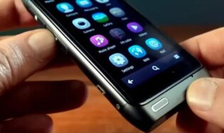 Nokia N8 была популярным смартфоном в свое время. Изображение: Habr.om
