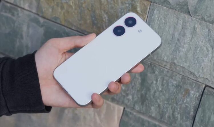 Характеристики POCO X8 Pro и POCO X8 Pro Max слиты до презентации. Они порадуют всех фанатов Xiaomi. Новый смартфон уже на базе. Изображение: TechXReviews. Фото.