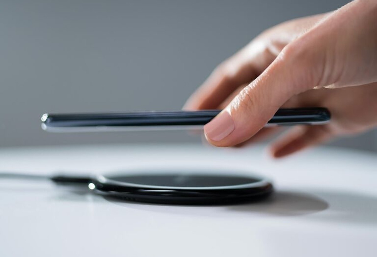 Когда беспроводная зарядка может оказаться действительно полезной