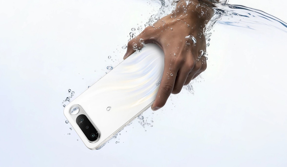 Вышел смартфон realme 16 5G со встроенным зеркалом и батареей на 7000 мАч. Его уже начали продавать