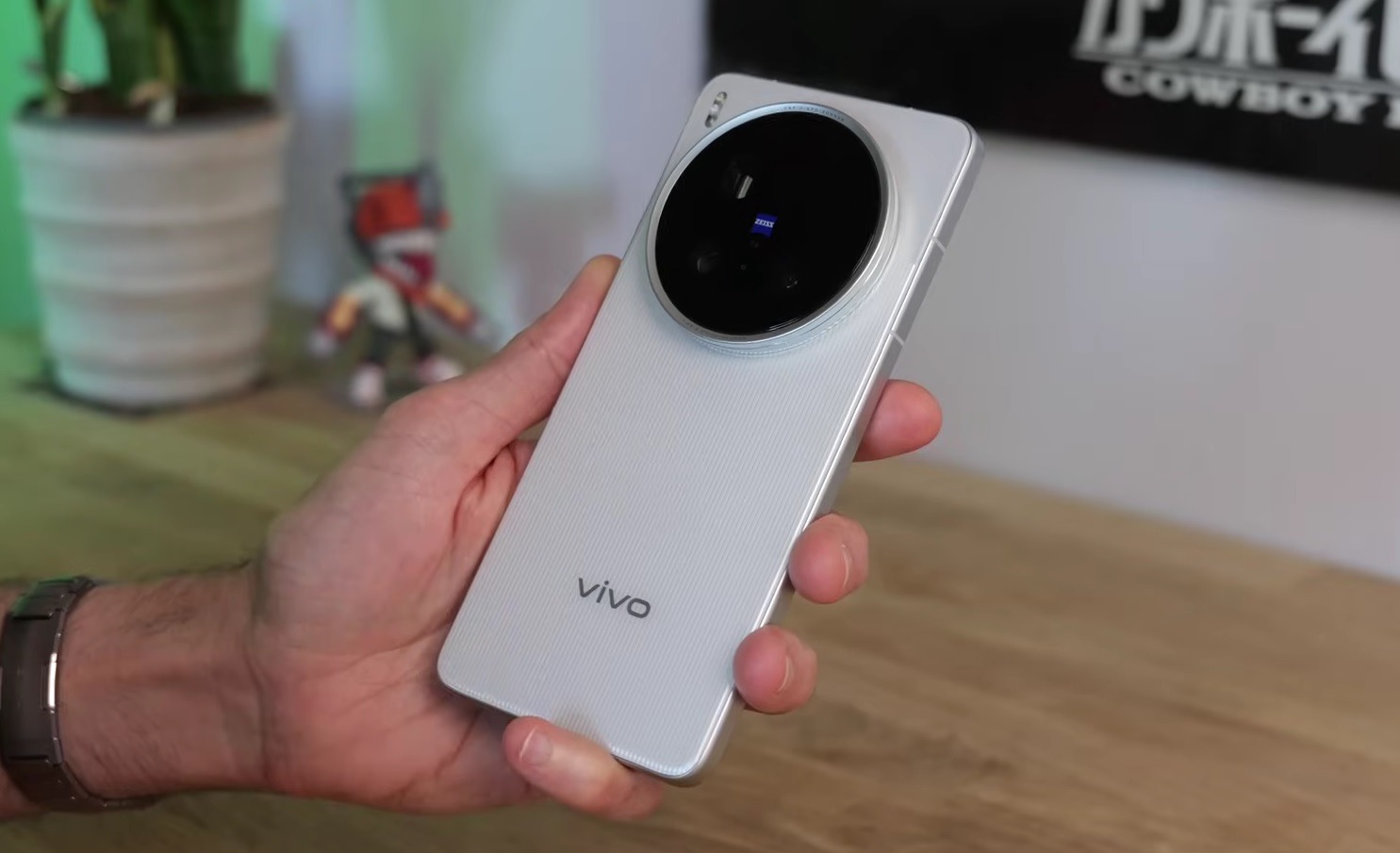 Лучший камерофон 2026 года vivo X300 Ultra готов к старту продаж: характеристики, дата выхода и цена