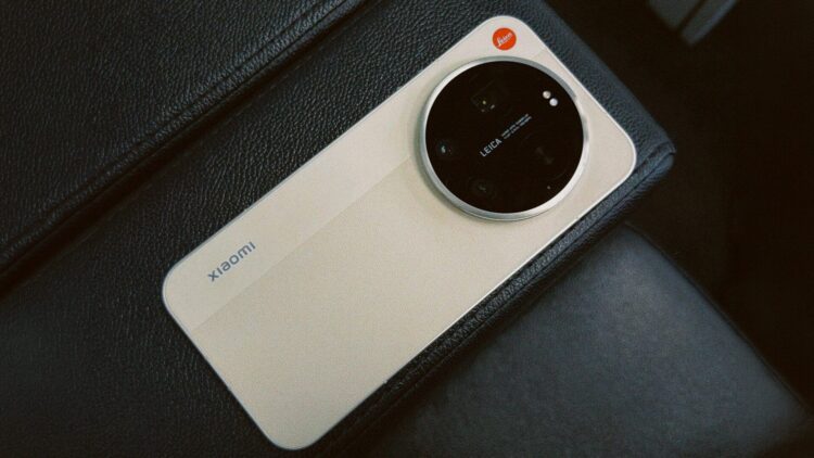 Когда выйдет Xiaomi 17 Ultra в России. Вот она — вершина китайских технологий на мобильном рынке. Изображение: xiaomitime.com. Фото.