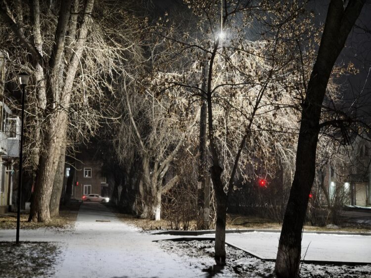 Сколько памяти занимают фото и видео. Обычная фотка, а весит 10 МБ. 100 таких — уже гигабайт. Фото.