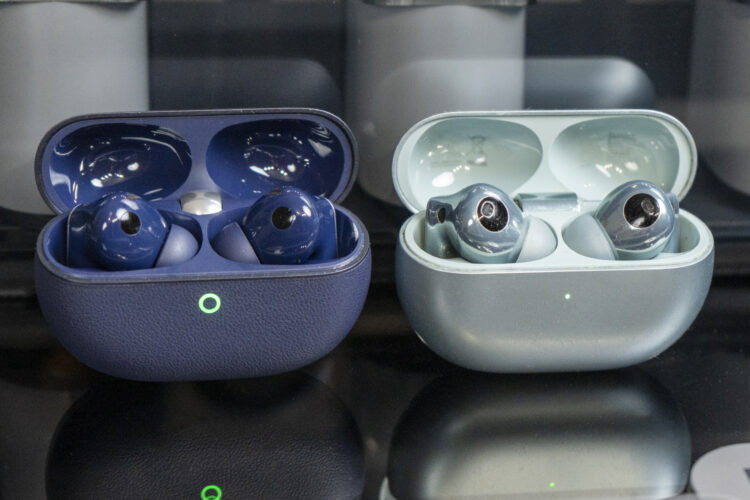 Сравнение с FreeBuds Pro 3. Фото.