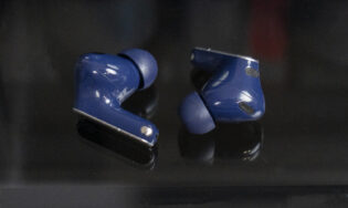 Хорошие наушники - не редкость. Но даже средb хороших есть в чем-то лучшие.