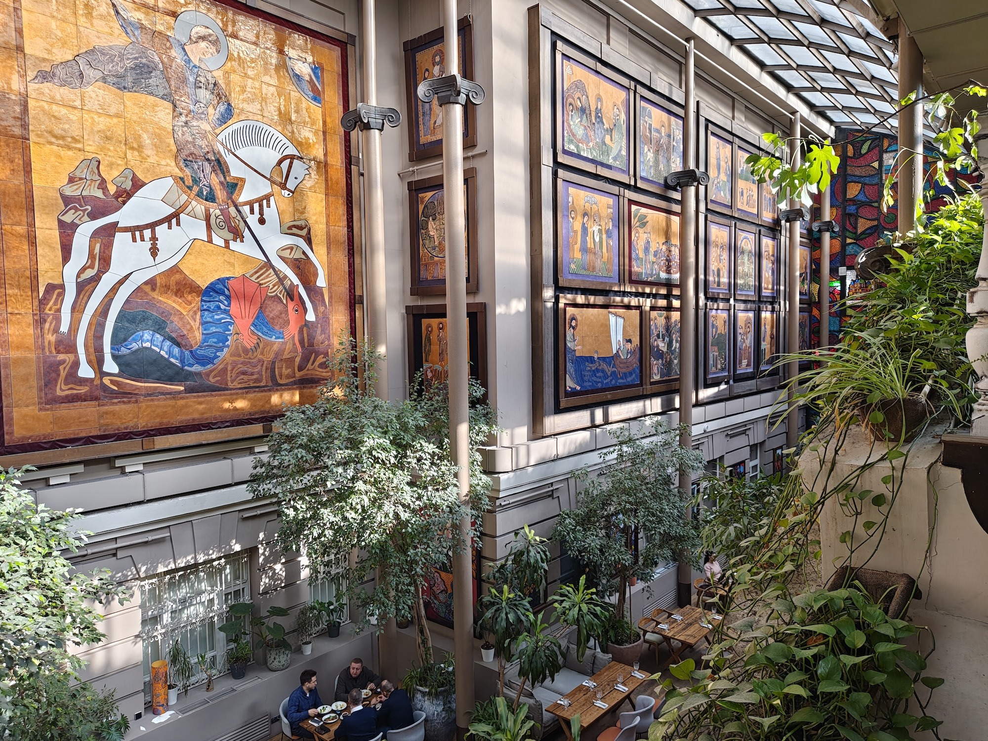 Как снимает realme 16 Pro+. Смартфон для портретов с телевиком и красивым корпусом. Съемка при дневном свете — тут все отлично. Как снимает realme 16 Pro+. Смартфон для портретов с телевиком и красивым корпусом. Съемка при дневном свете — тут все отлично. Фото.