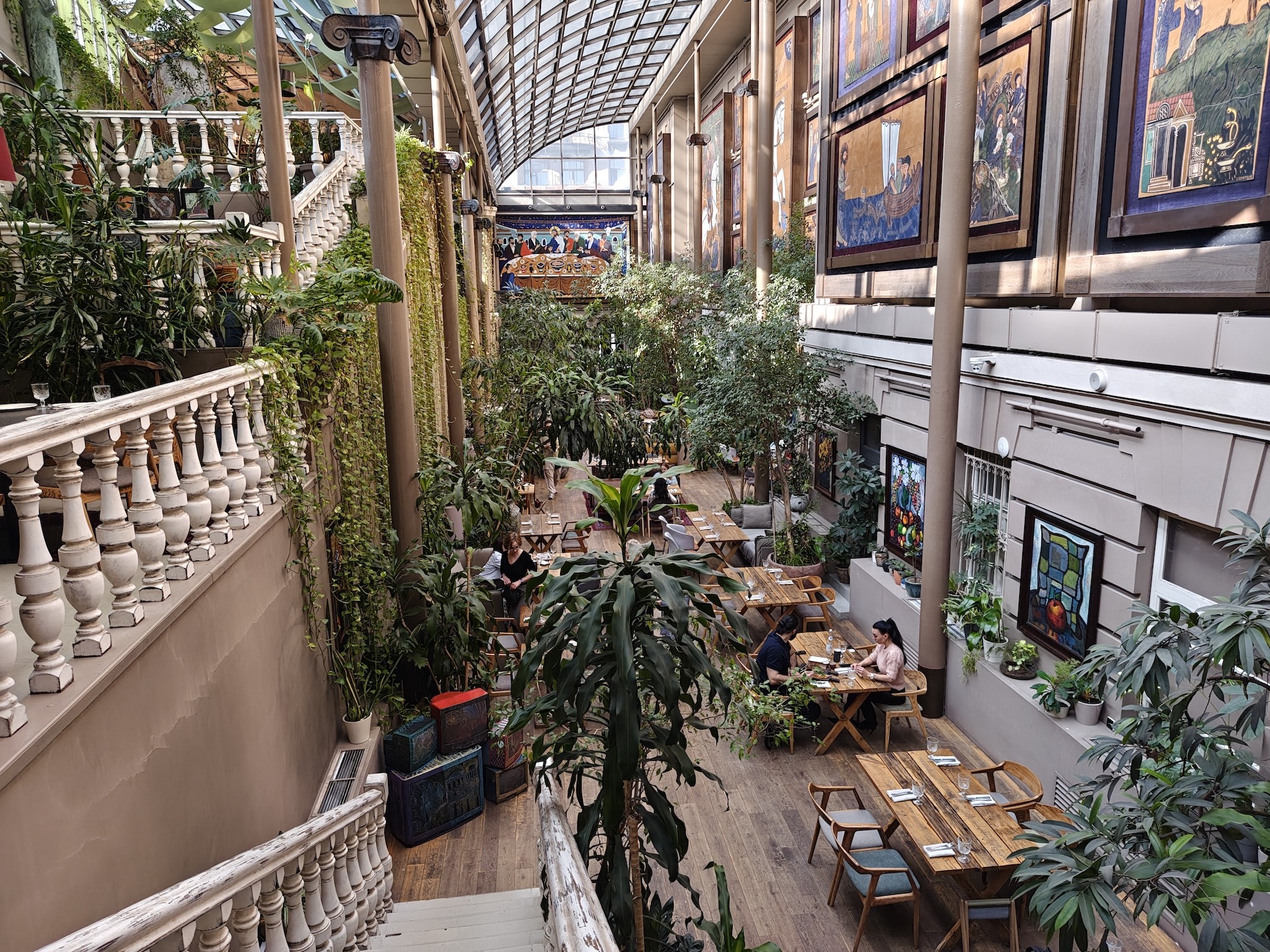 Как снимает realme 16 Pro+. Смартфон для портретов с телевиком и красивым корпусом. Съемка при дневном свете — тут все отлично. Как снимает realme 16 Pro+. Смартфон для портретов с телевиком и красивым корпусом. Съемка при дневном свете — тут все отлично. Фото.