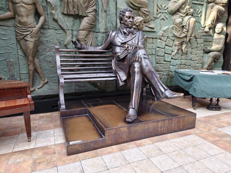 Как снимает realme 16 Pro+. Смартфон для портретов с телевиком и красивым корпусом. Съемка при дневном свете — тут все отлично. Как снимает realme 16 Pro+. Смартфон для портретов с телевиком и красивым корпусом. Съемка при дневном свете — тут все отлично. Фото.