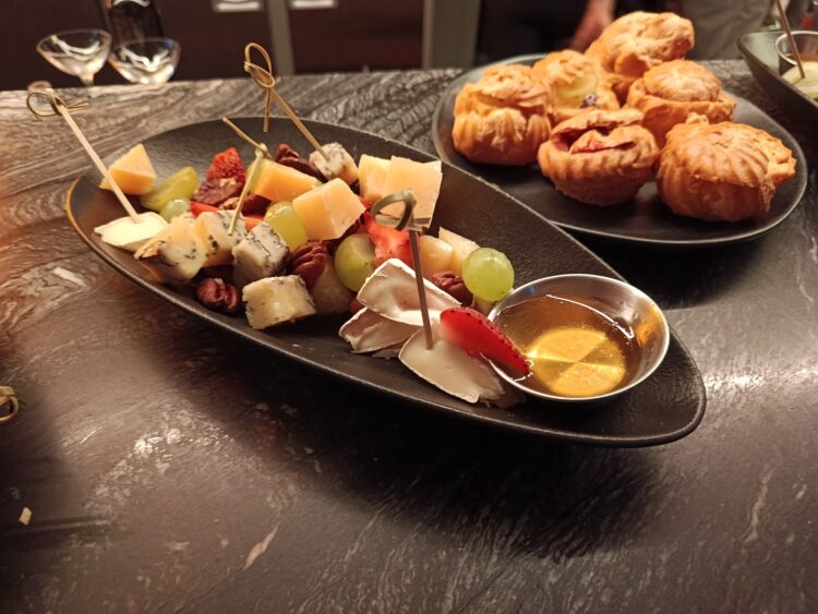 Сравнение камер Redmi Note 15 и realme C85. Redmi Note 15. Фото.