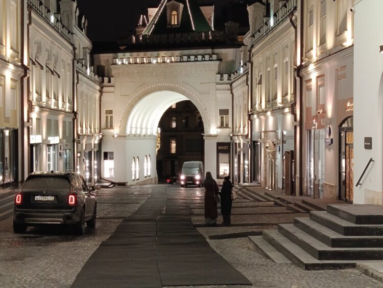 Сравнение камер Redmi Note 15 и realme C85. Redmi Note 15. Фото.