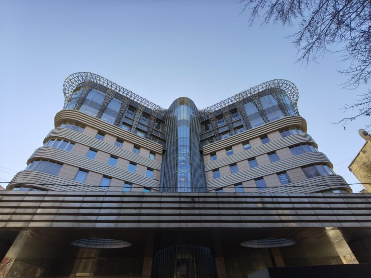 Мощный смартфон с топовым экраном и обычной камерой. Обзор POCO X8 Pro Max. Камера POCO X8 Pro Max. Фото.