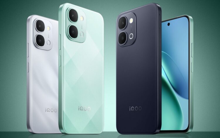 Это iQOO Z11x, и он поскромнее. Фото.