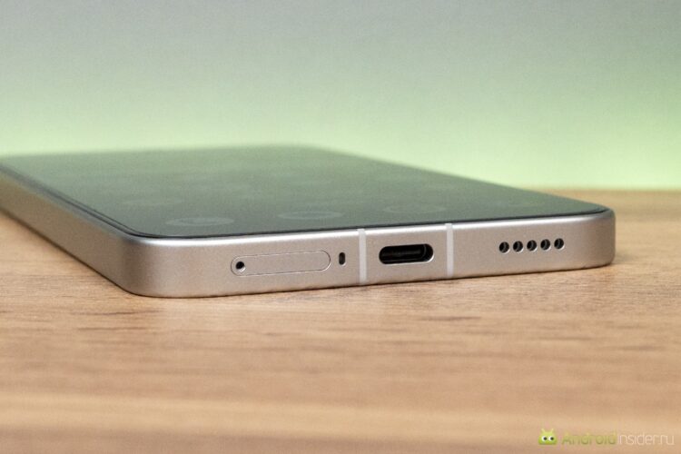 Аккумулятор и зарядка POCO X8 Pro Max: 8500 мАч и 100 Вт HyperCharge. Естественно зарядка через универсальный USB Type-C. Фото.