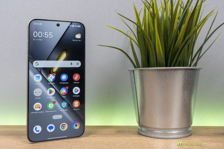 Экран POCO X8 Pro Max: 3500 нит для всех. Экран качественный. Это видно даже по фотографии. Фото.