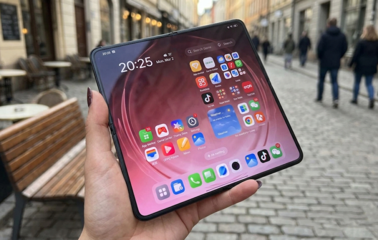 OPPO Find N6 — первый складной смартфон без складки на экране. Складной телефон без складки до этого времени был фантастикой. Фото.