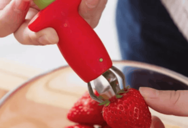 Нож для выковыривания зелени из клубники. Изображение: AliExpress. Фото.
