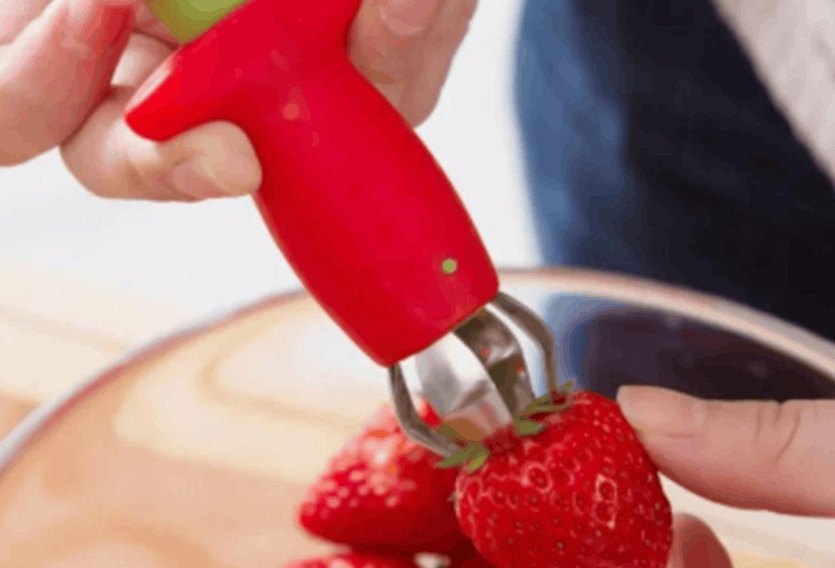 Нож для выковыривания зелени из клубники. Изображение: AliExpress. Фото.