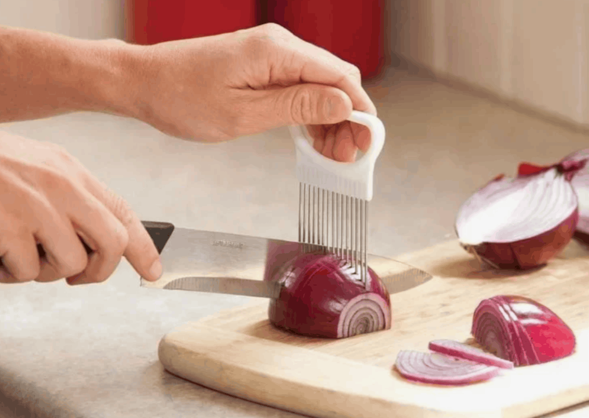 Как резать лук быстро и правильно. Изображение: AliExpress. Фото.