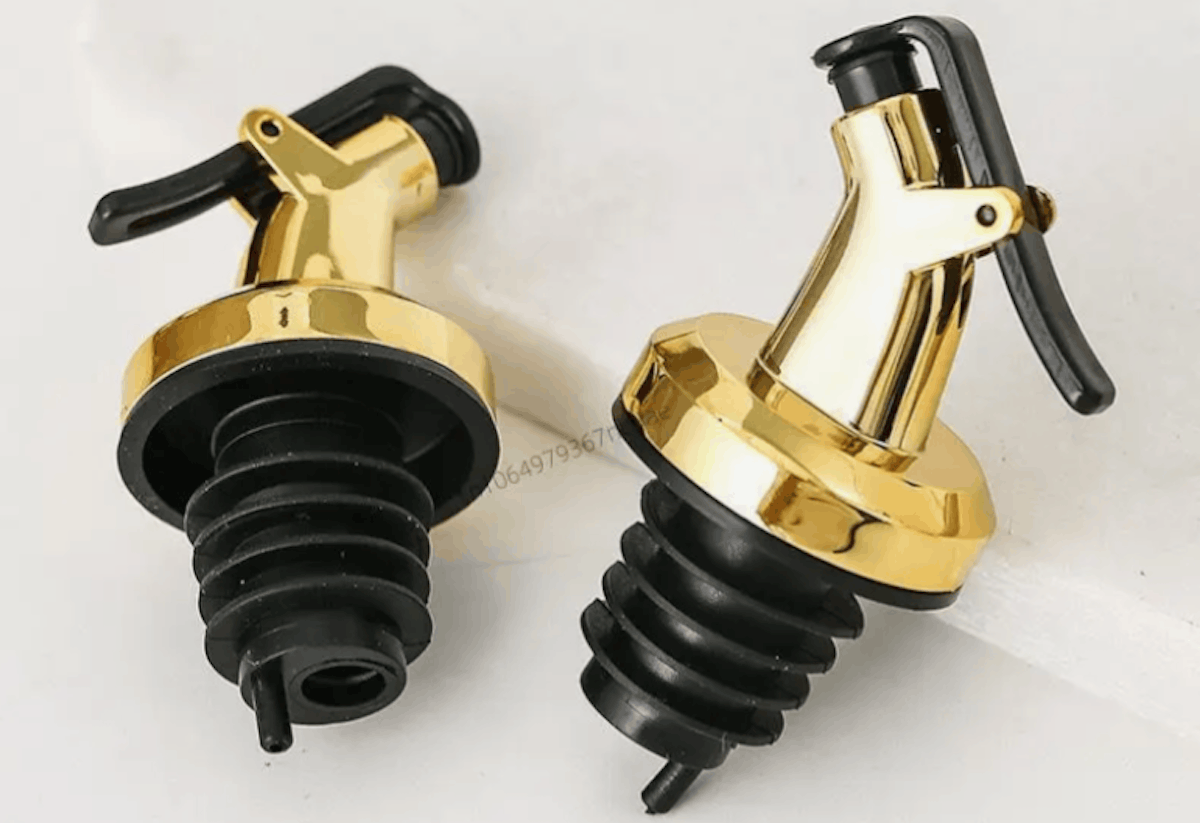 Дозатор для масла на бутылку. Изображение: AliExpress. Фото.