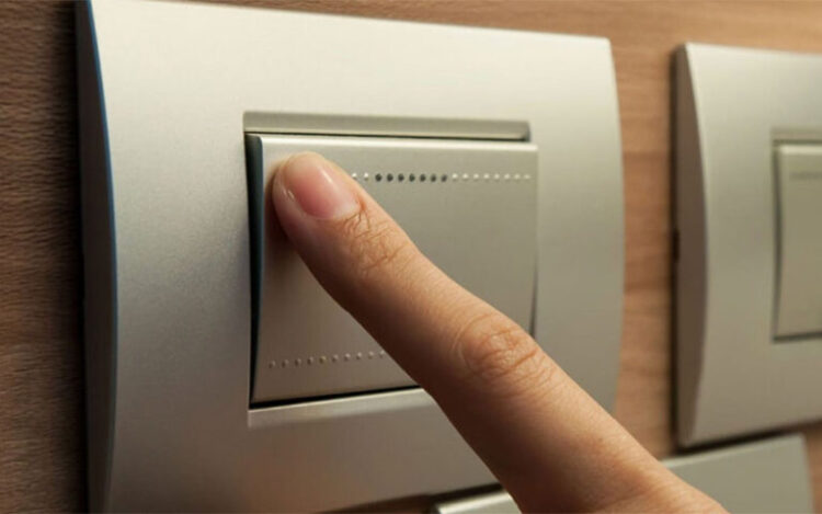 Мастер-выключатель в квартире: что это. Щелкнул выключателем и живешь спокойно. Изображение: smart-ion.com. Фото.