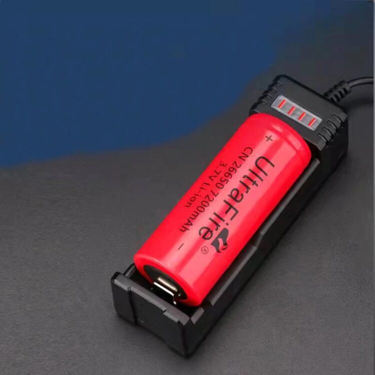 Зарядное устройство для батареек. Сэкономьте деньги на зарядке батареек. Фото.