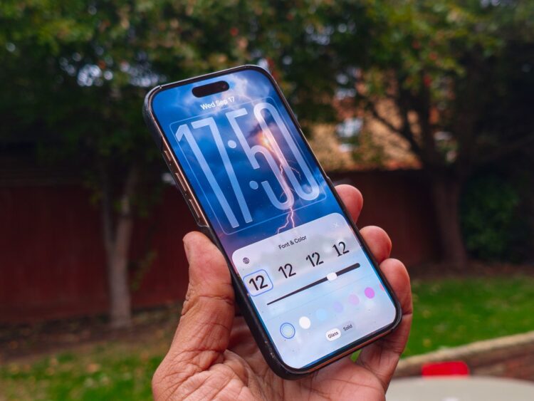 iOS или Android: что выбрать в 2026 году. iOS с приходом Liquid Glass стала выглядеть интереснее. Изображение: digitaltrends.com. iOS или Android: что выбрать в 2026 году. iOS с приходом Liquid Glass стала выглядеть интереснее. Изображение: digitaltrends.com. Фото.