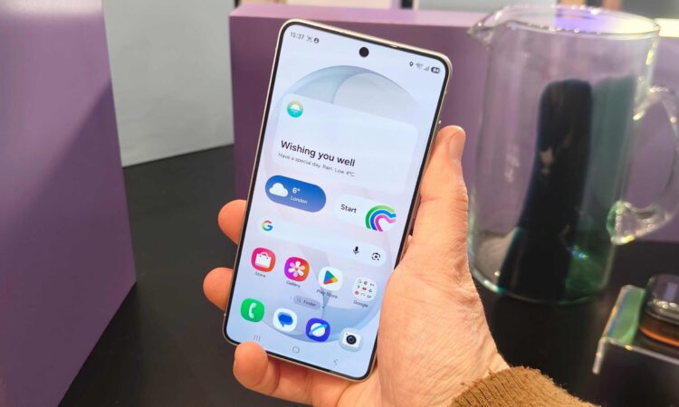 iOS или Android: что выбрать в 2026 году. Мне кажется, OneUI слегка перегружена, но это субъективно. Изображение: digitaltrends.com. iOS или Android: что выбрать в 2026 году. Мне кажется, OneUI слегка перегружена, но это субъективно. Изображение: digitaltrends.com. Фото.