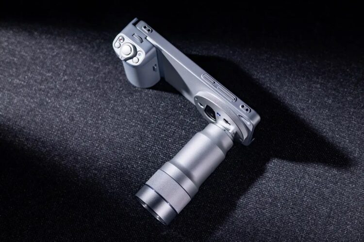 Так выглядит vivo X300 Ultra с дополнительным зум-объективом. Изображение: vivo. Фото.