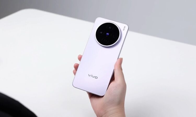 Смартфон vivo X300s будет лучше vivo X300, и он уже готов. Новый vivo X300s уже готов к выходу. Изображение: TechXReviews. Фото.