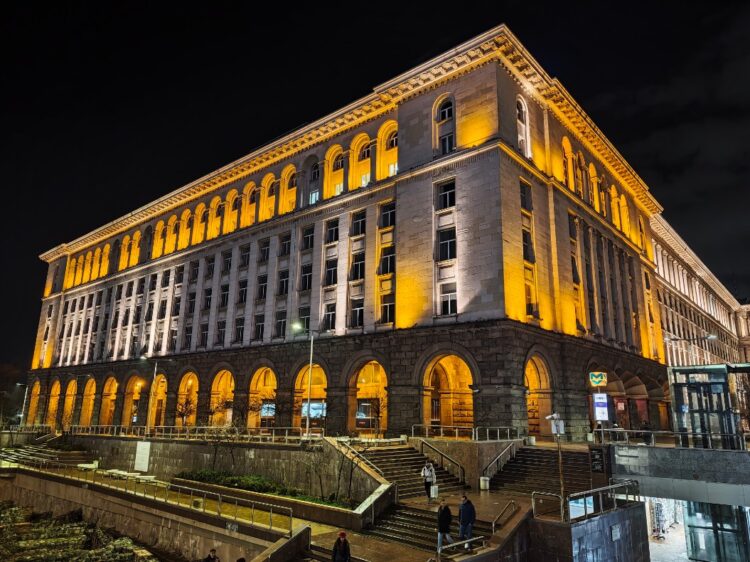 Камера Xiaomi 17 Ultra и Xiaomi 17. Фото на основную камеру Xiaomi 17. Изображение: gsmarena.com. Фото.