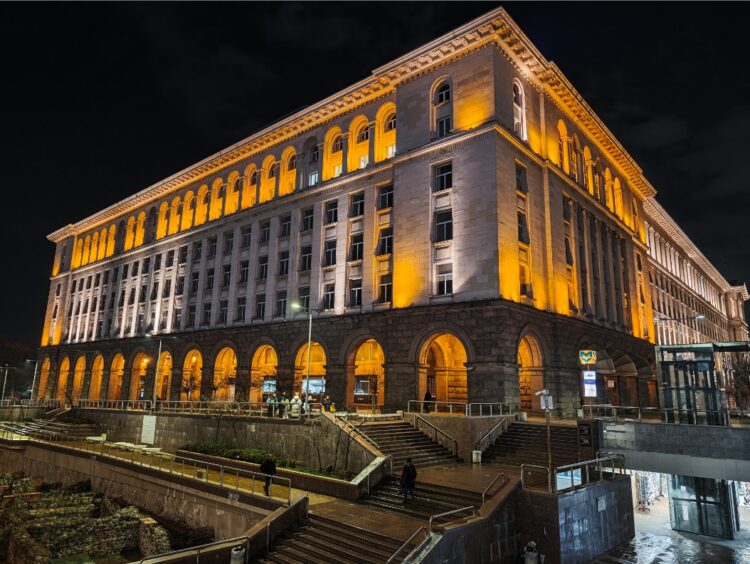 Камера Xiaomi 17 Ultra и Xiaomi 17. Фото на основную камеру Xiaomi 17 Ultra. Изображение: gsmarena.com. Фото.