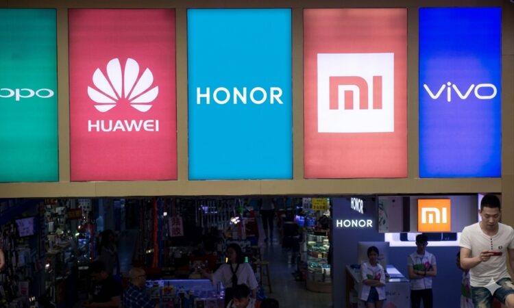 Смартфоны с большими АКБ выпустят почти все ведущие бренды. Изображение: mt.today. Фото.