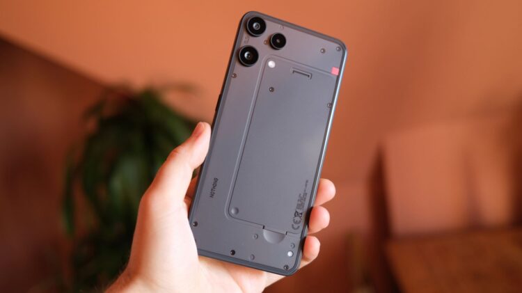 А вот 3a Lite — брат-близнец Phone 2 Pro, но более элитный благодаря дизайну. Фото.