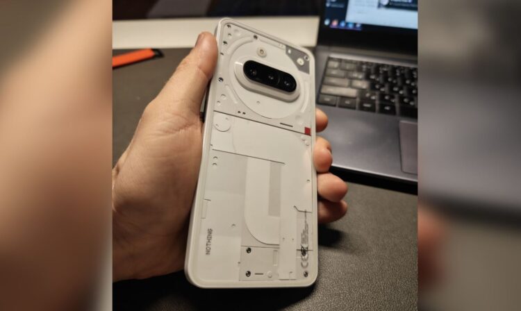 Все реально интересуются, что это за смартфон. Фото.