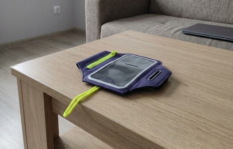 Беру этот чехол и в зал, и на пробежку, и на покатушки на велосипеде. Фото.