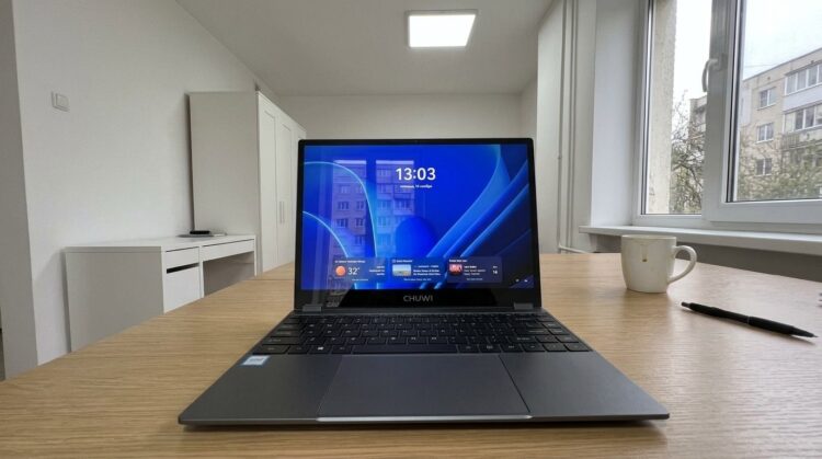 Ноутбук-трансформер по цене обычного. Такое мы берём. Фото.