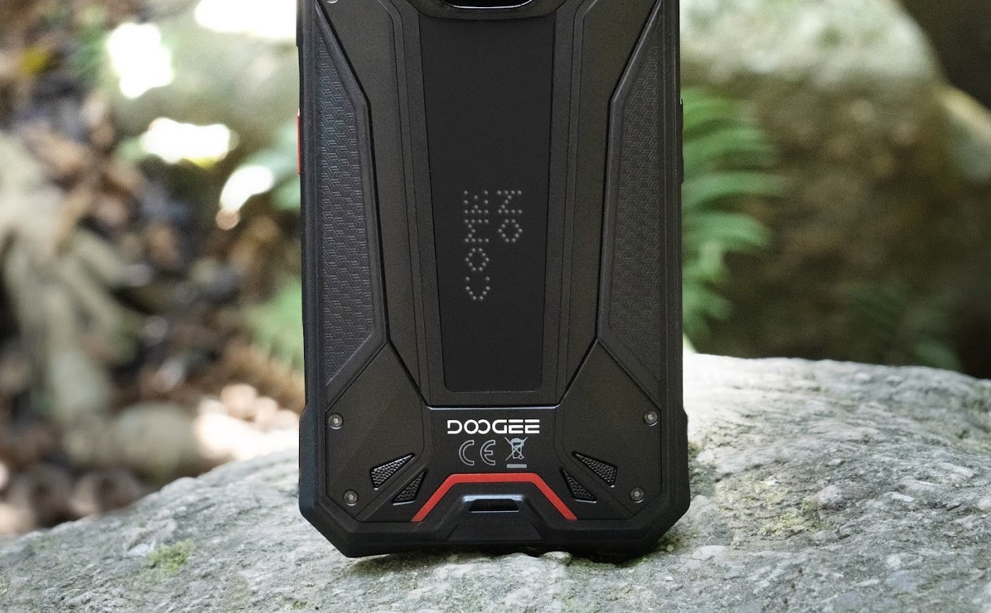 Весьма неординарная фишка для защищенного смартфона. Фото.