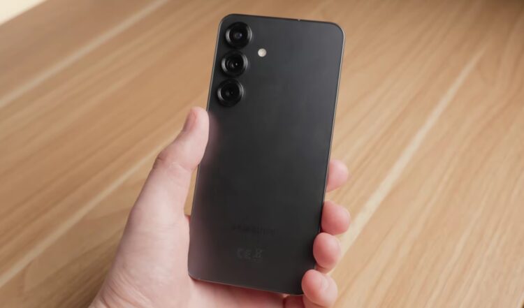 С проблемой сталкиваются владельцы флагманов Samsung. Изображение: Arran Brown. Фото.