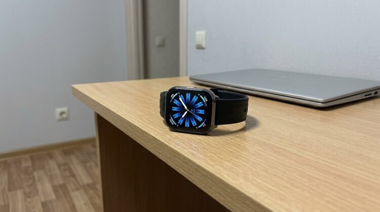 Часики подойдут всем, кто предпочитает носить умный гаджет даже на руке. Фото.